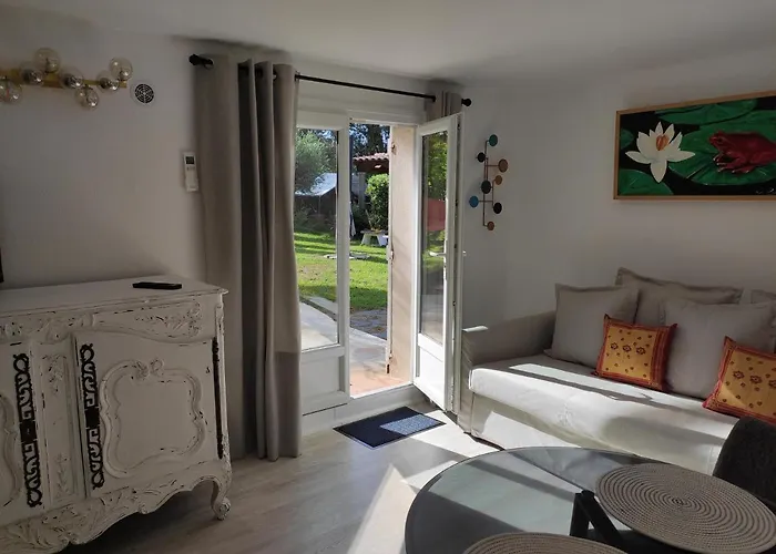 Magnifique Rez De Jardin Tropézien Appartamento *